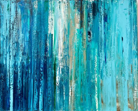 Textura abstracta en tonos de azul y verde, con líneas verticales y pinceladas.