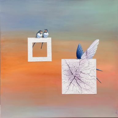 Dos pájaros en un fondo abstracto con formas cuadradas y una figura de alas.